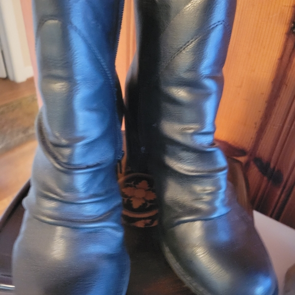 Boots - Picture 2 of 3